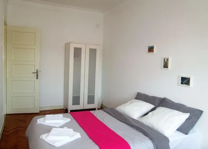 Belem Cozy Bedroom *