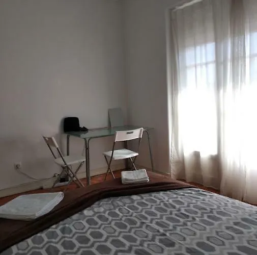 Belem Cozy Bedroom *